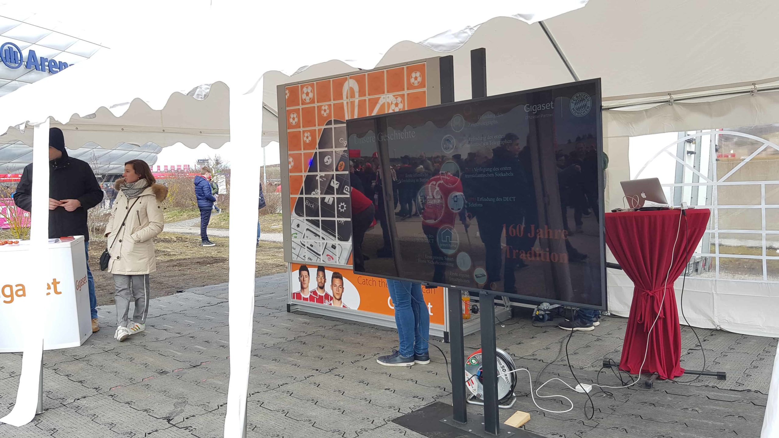 75-Zoll-TV-Bildschirm – Ansicht 3