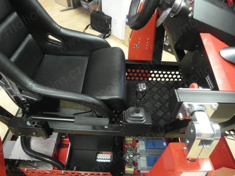Full-Motion-Rennsimulator – Ansicht 8
